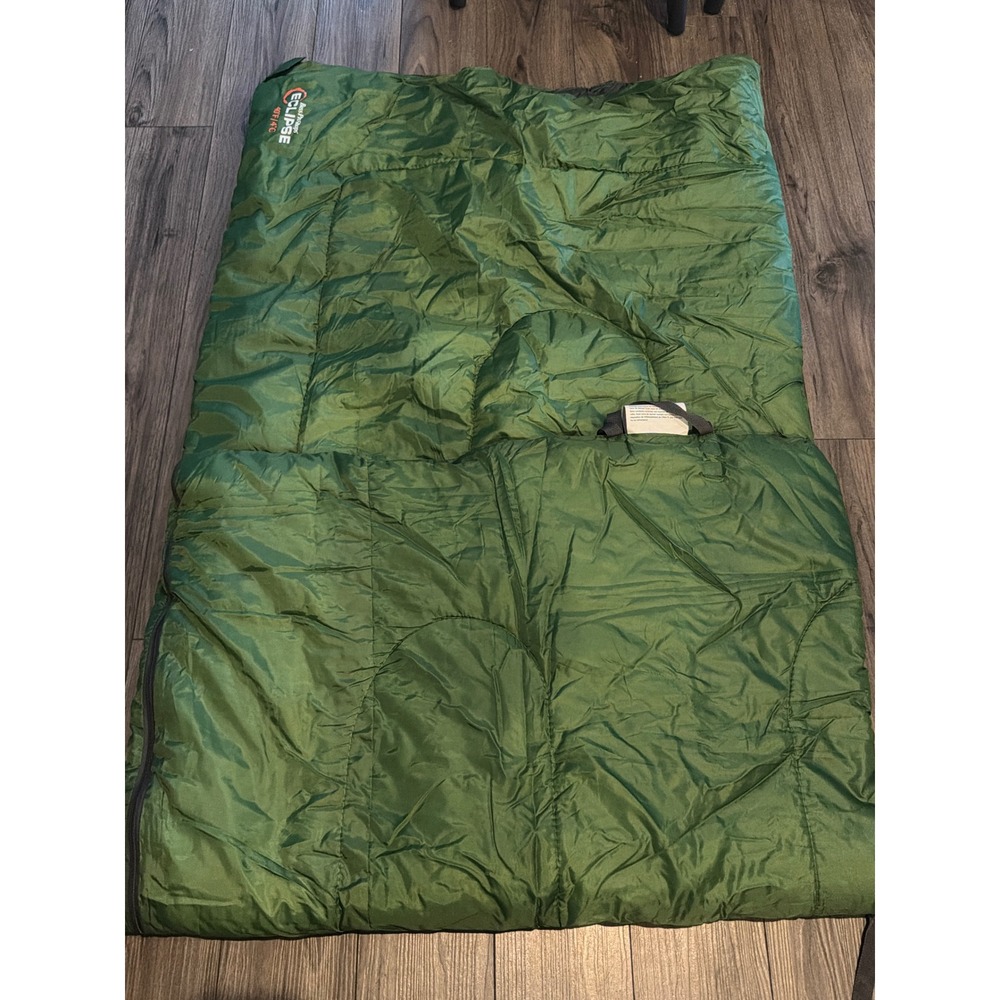 Bass Pro Shops Eclipse 40°F Rectangular Sleeping Bag Green Camping Mild Weather